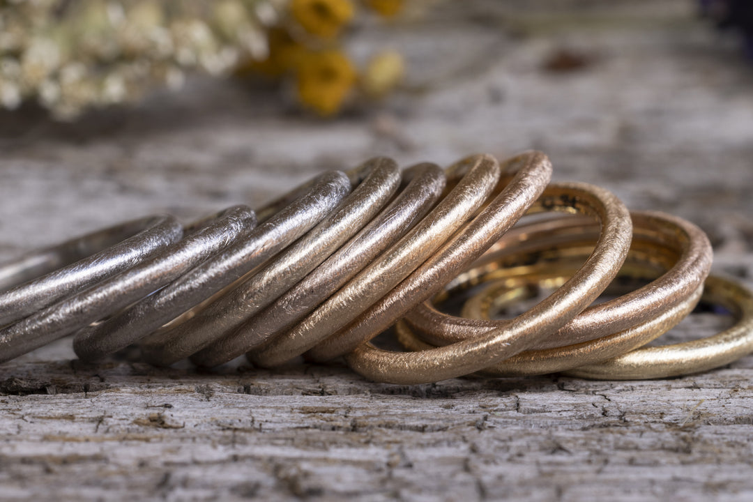 Pur Verlobungsringe in diversen Edelmetallen