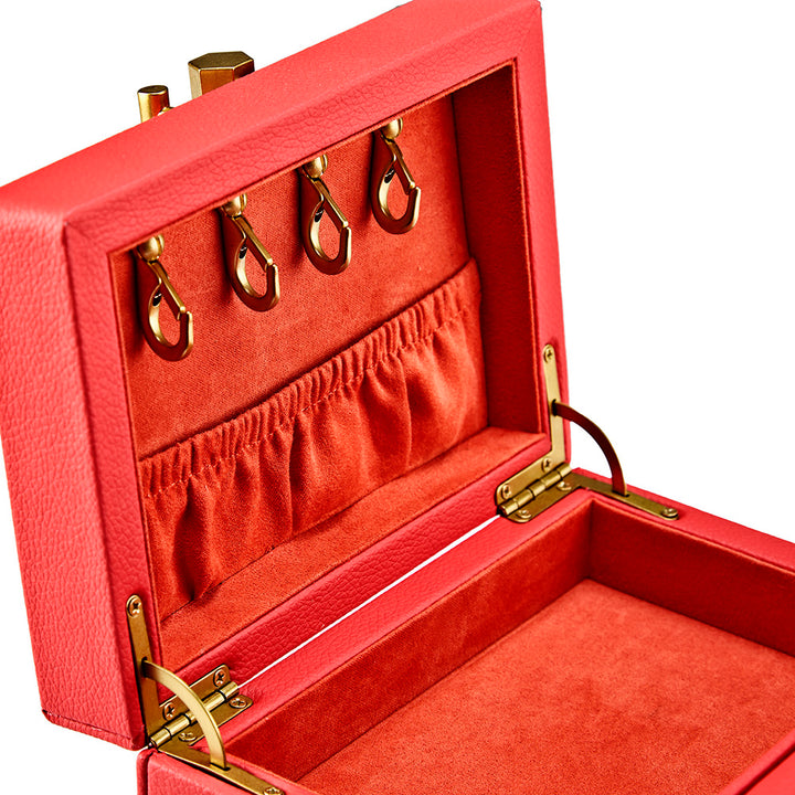 Wolf x Marla Aaron Baby Everything Box Farbe Red Detail