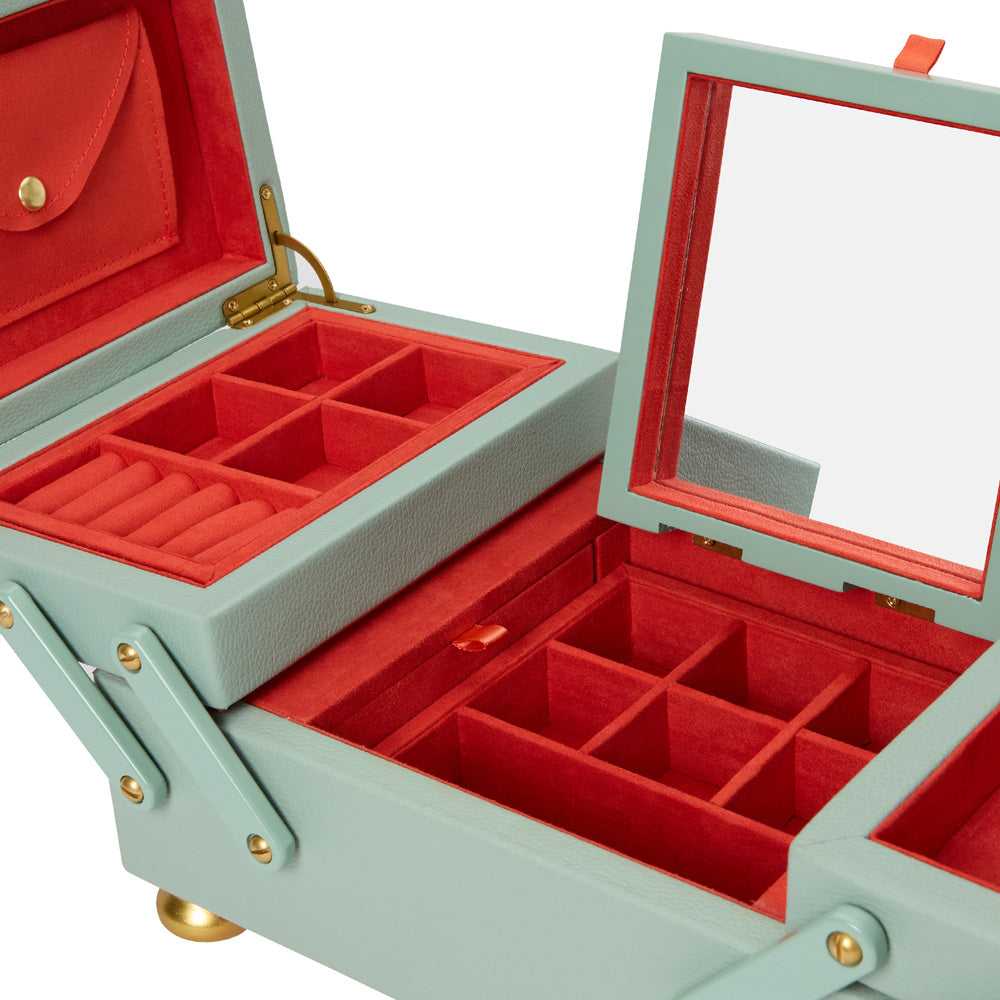 Wolf x Marla Aaron Baby Everything Box Farbe Celadon geöffnet Detail
