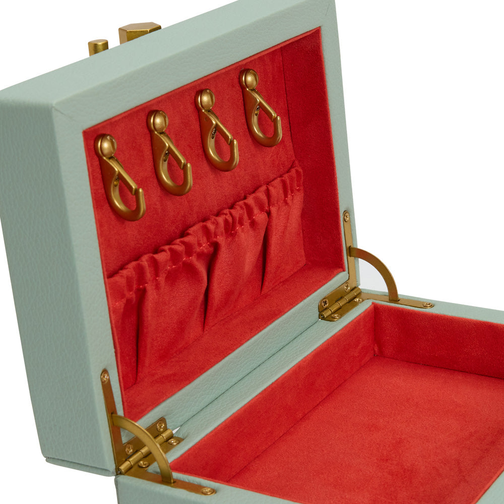 Wolf x Marla Aaron Baby Everything Box Farbe CeladonDetailaufnahme