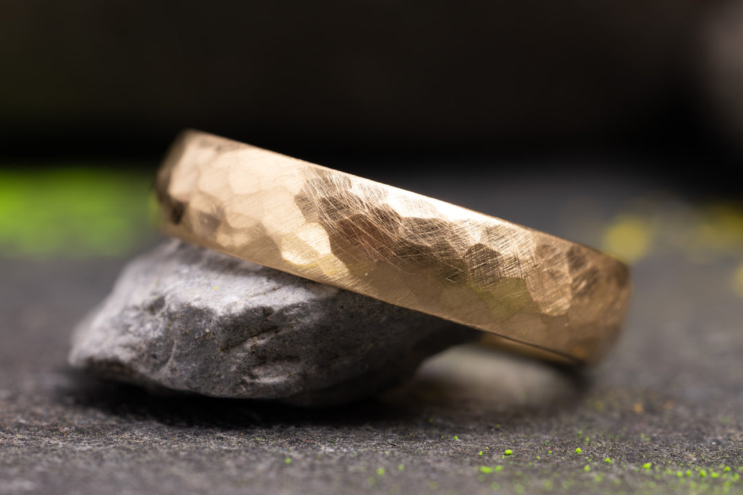 Ehering 750er Gelbgold Hammerschlag 