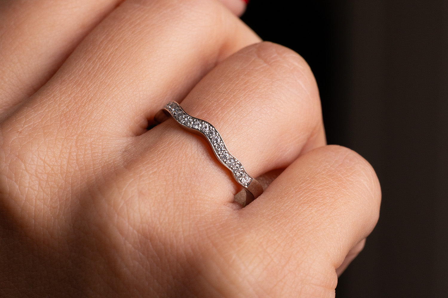 Verlobungsring Vorsteckring 950er Platin Wave an Hand