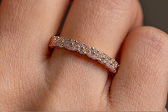 Verlobungsring Vorsteckring 750er Rotgold Adeline Hand