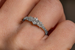 Verlobungsring 750er Weissgold Little Mermaid Hand