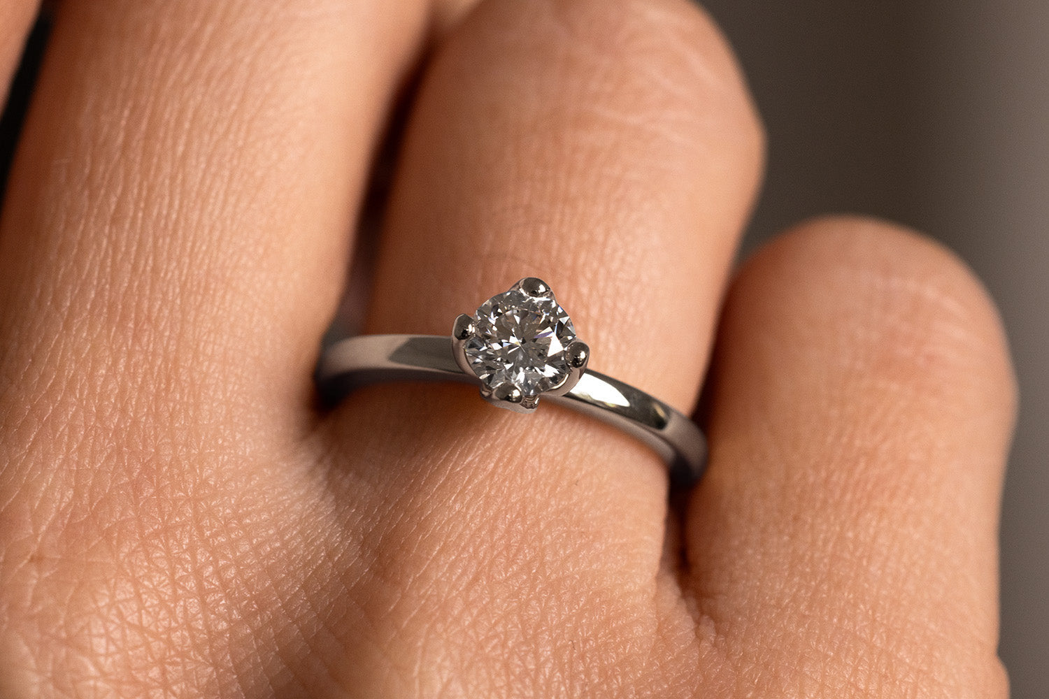 Verlobungsring Vorsteckring 585er Weissgold Little Sophie Hand