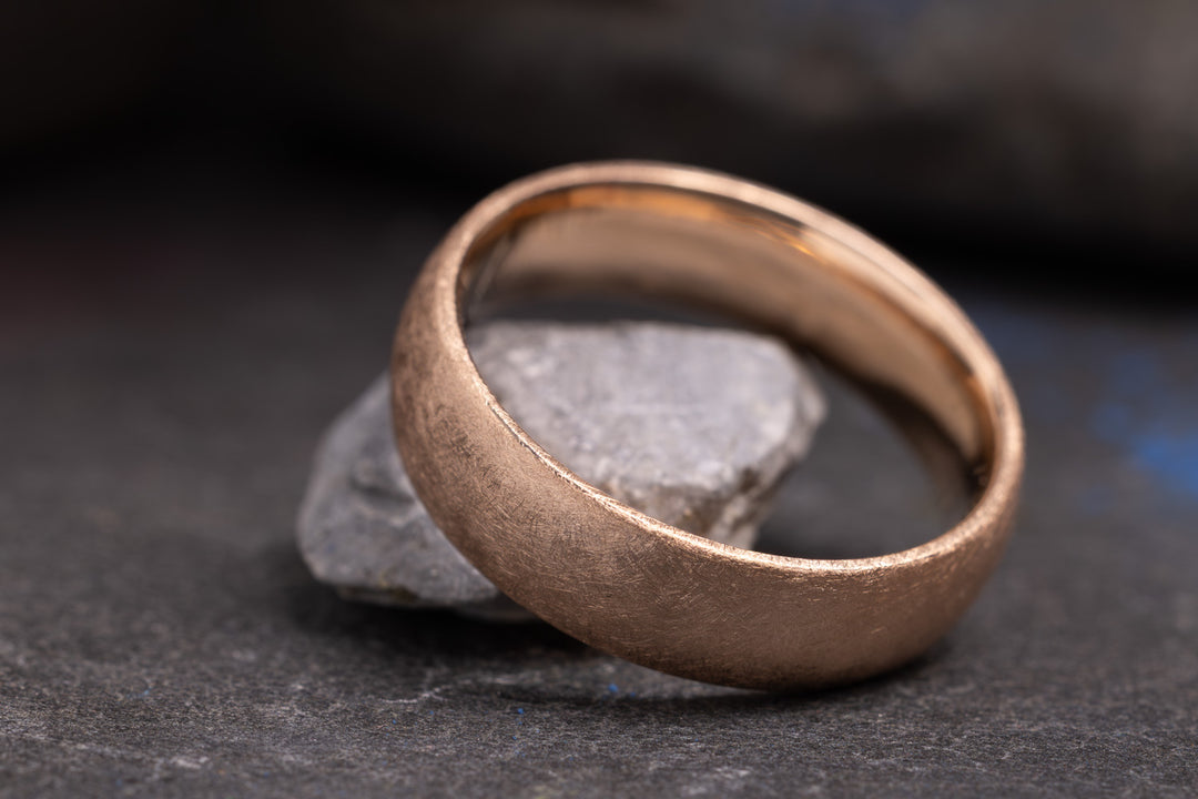 Ehering 585er Rotgold Pur Seidenmatt seitlich