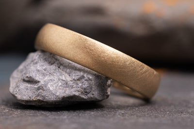 Ehering 750er Gelbgold Pur Seidenmatt