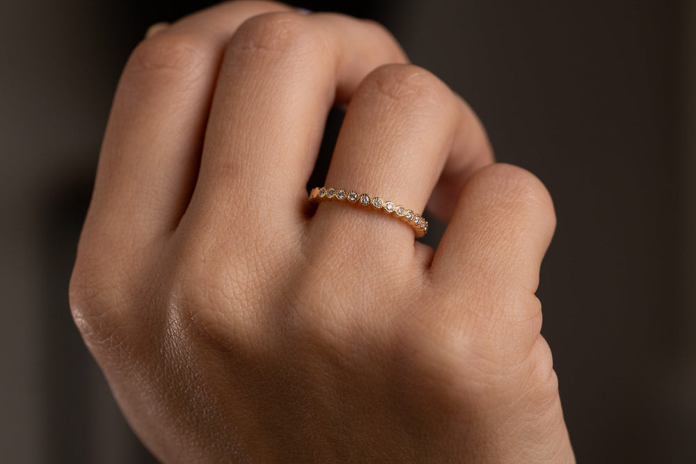 Verlobungsring Vorsteckring 750er Gelbgold Sonnentau an Hand