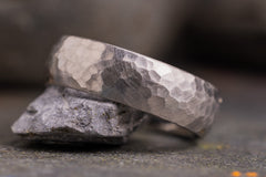 Ehering aus 950er Platin Hammerschlag 