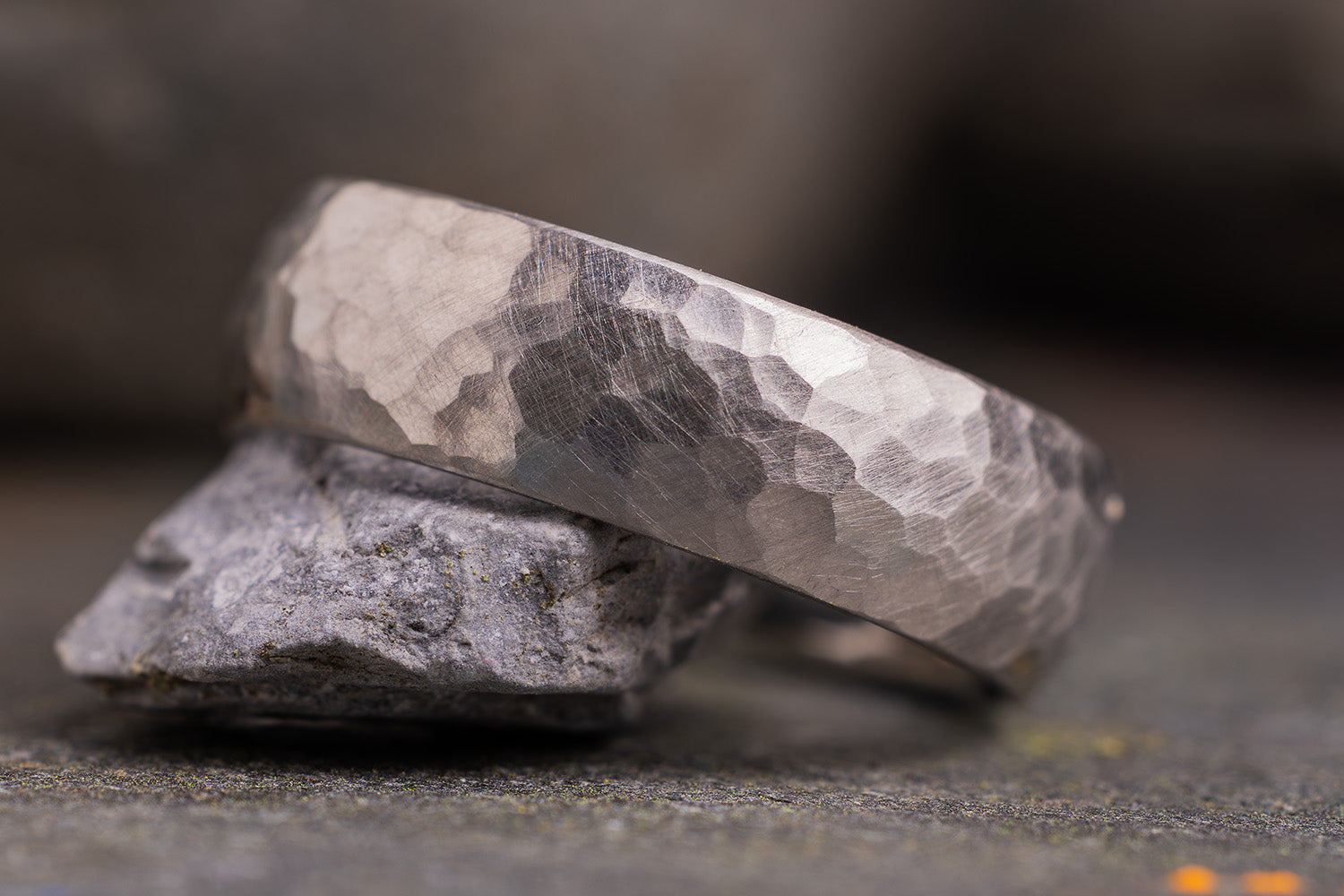Ehering aus 950er Platin Hammerschlag 