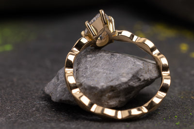 Verlobungsring 750er Gelbgold Tiana seitlich