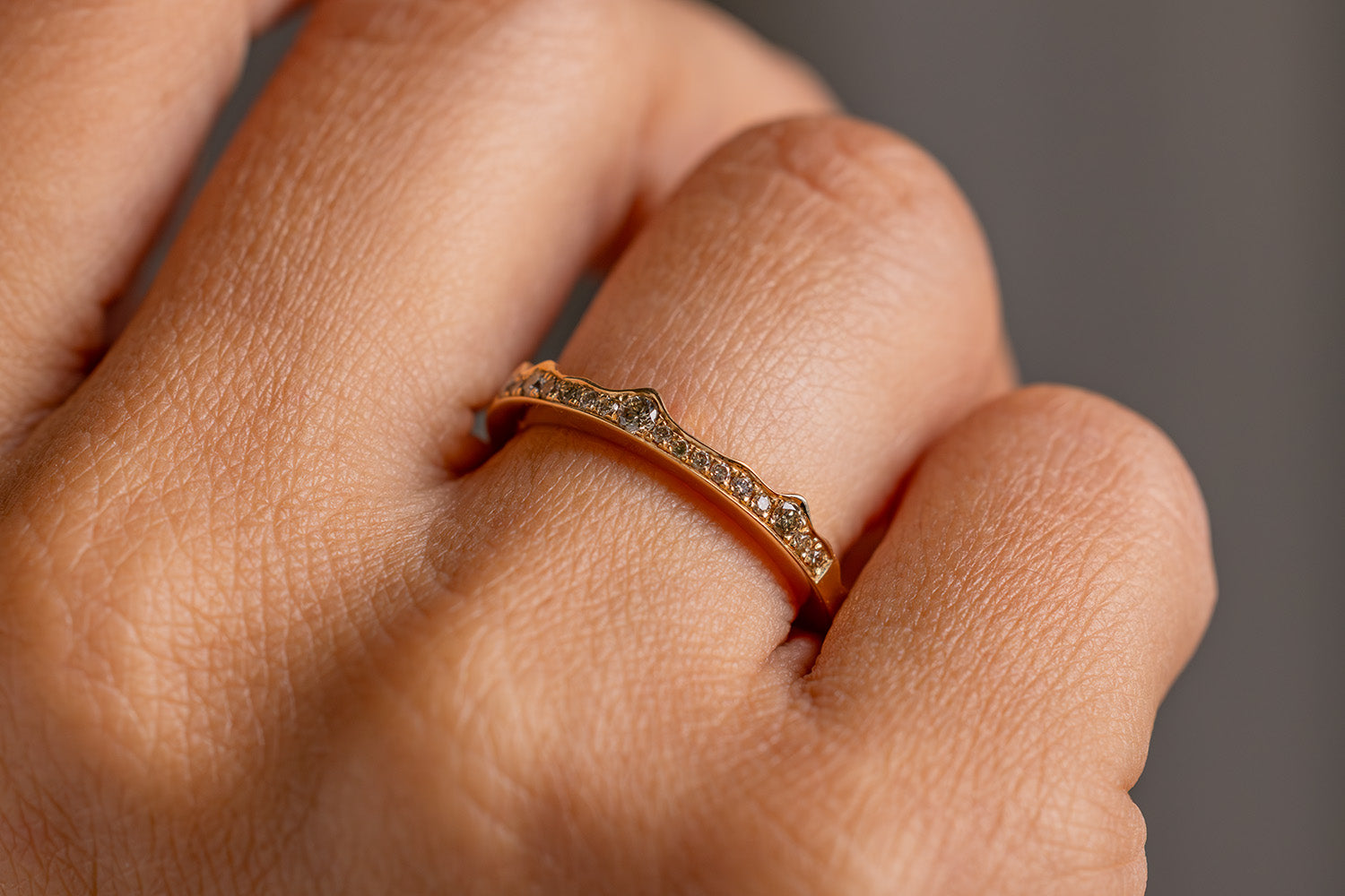 Unikat Verlobungsring 750er Roségold Darling champagne Hand