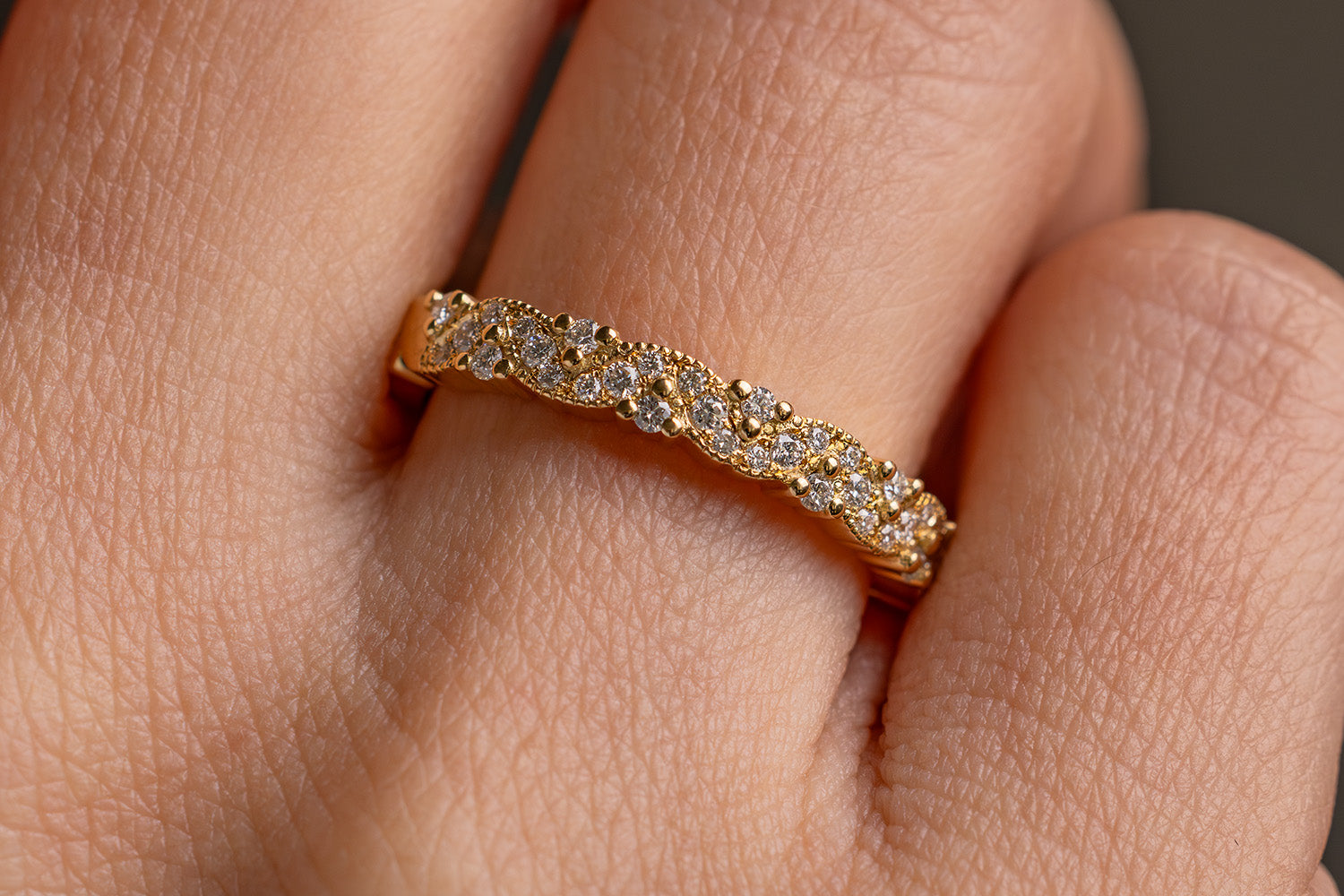 Verlobungsring Vorsteckring 750er Gelbgold Adeline an Hand