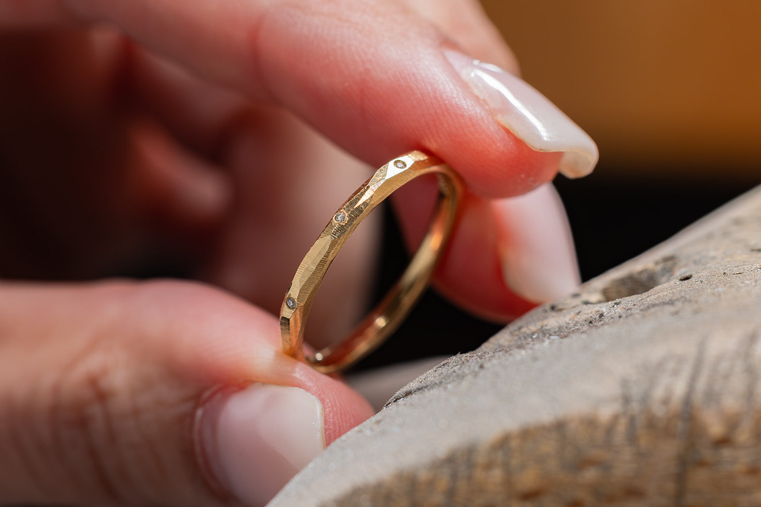 Verlobungsring Vorsteckring 750er Gelbgold Grenzenlos Sparkle an Werkbank