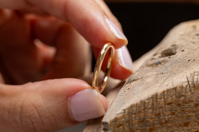 Verlobungsring Vorsteckring 585er Rosegold Grenzenlos schlicht an der Werkbank