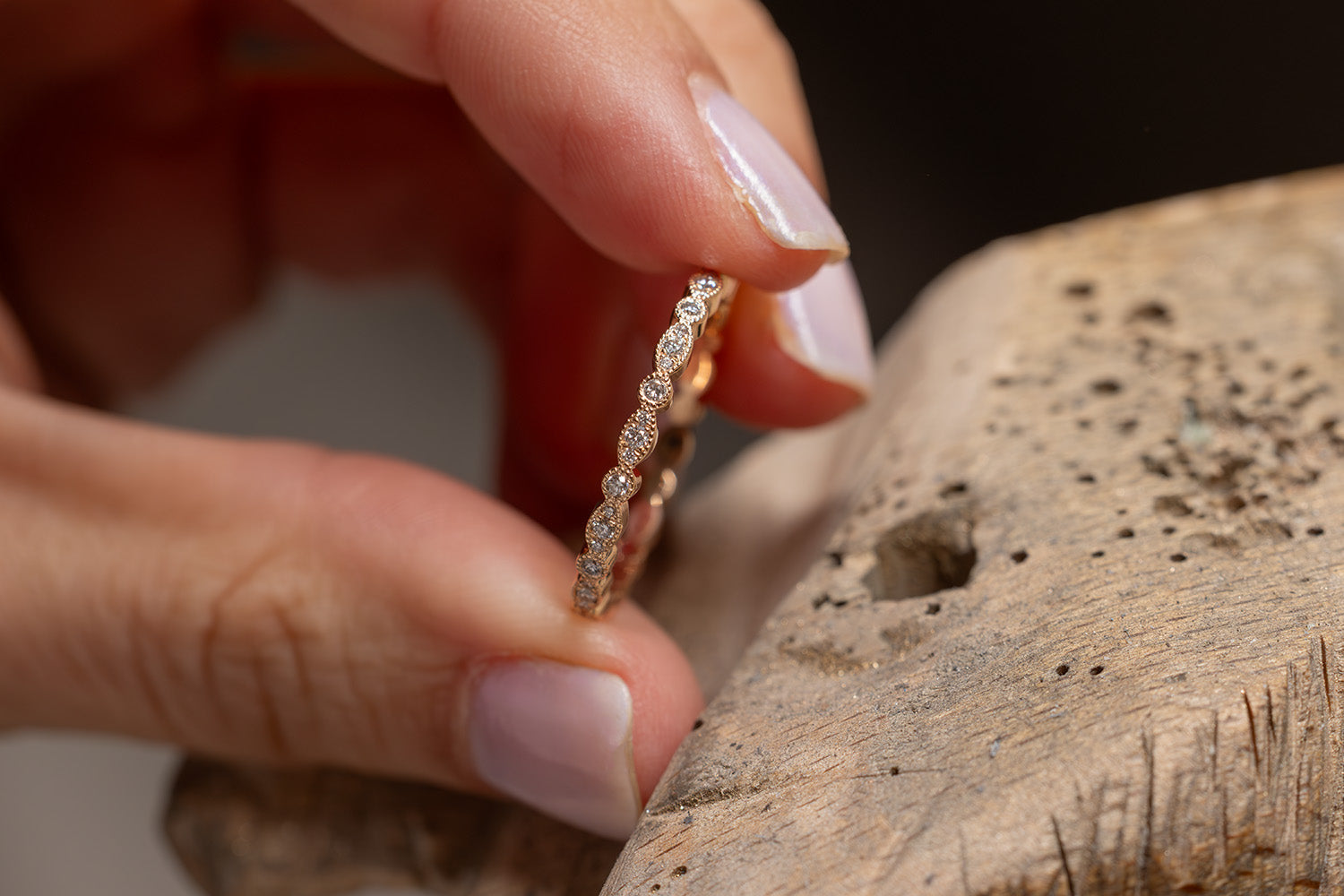 Verlobungsring Vorsteckring 585er Rotgold Rapunzel Small an Werkbank