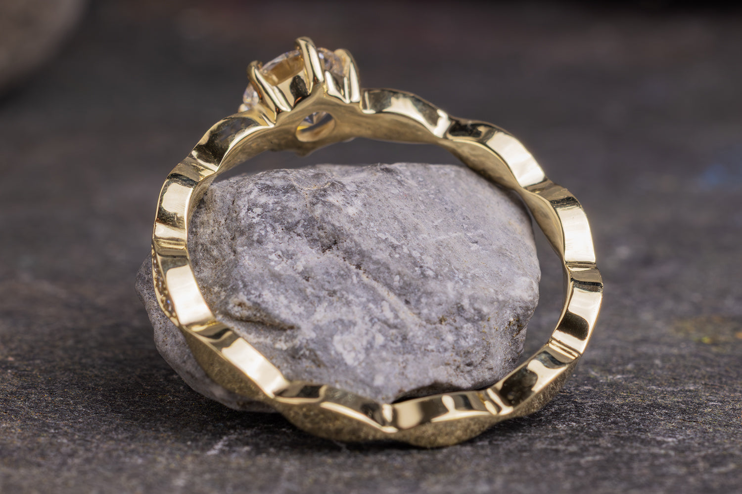 Verlobungsring 585er Gelbgold Rosalie seitlich