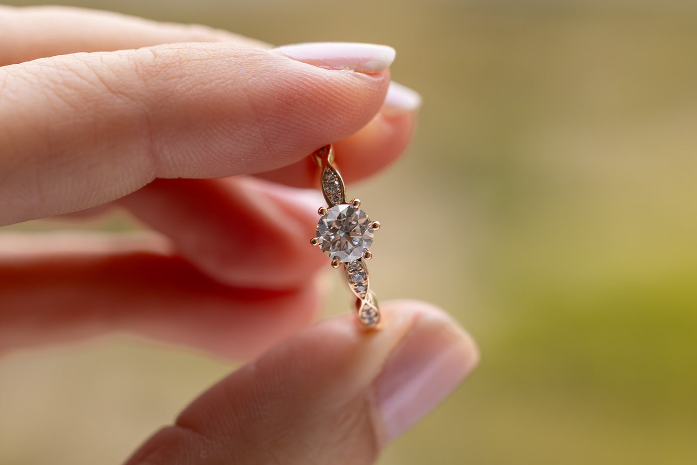 Verlobungsring 585er Rotgold Rosalie Sonnenlicht