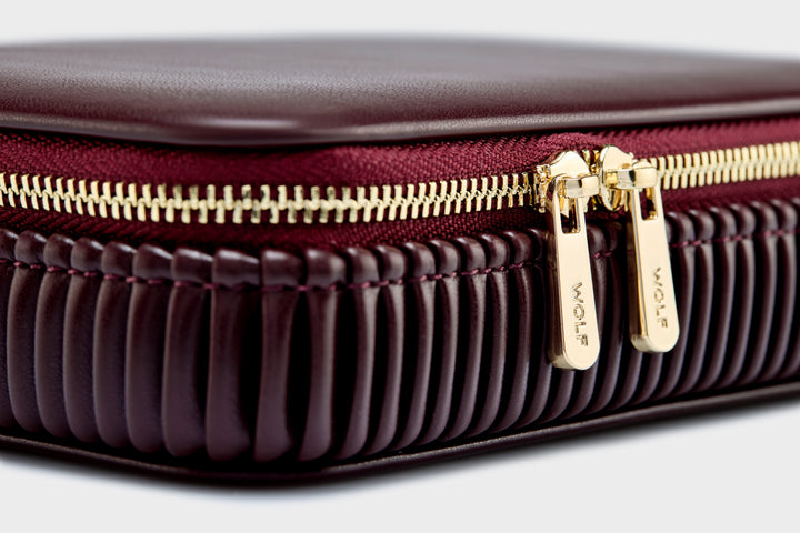 Schmuckkästchen WOLF Bella Zip Farbe Bordeaux Detail