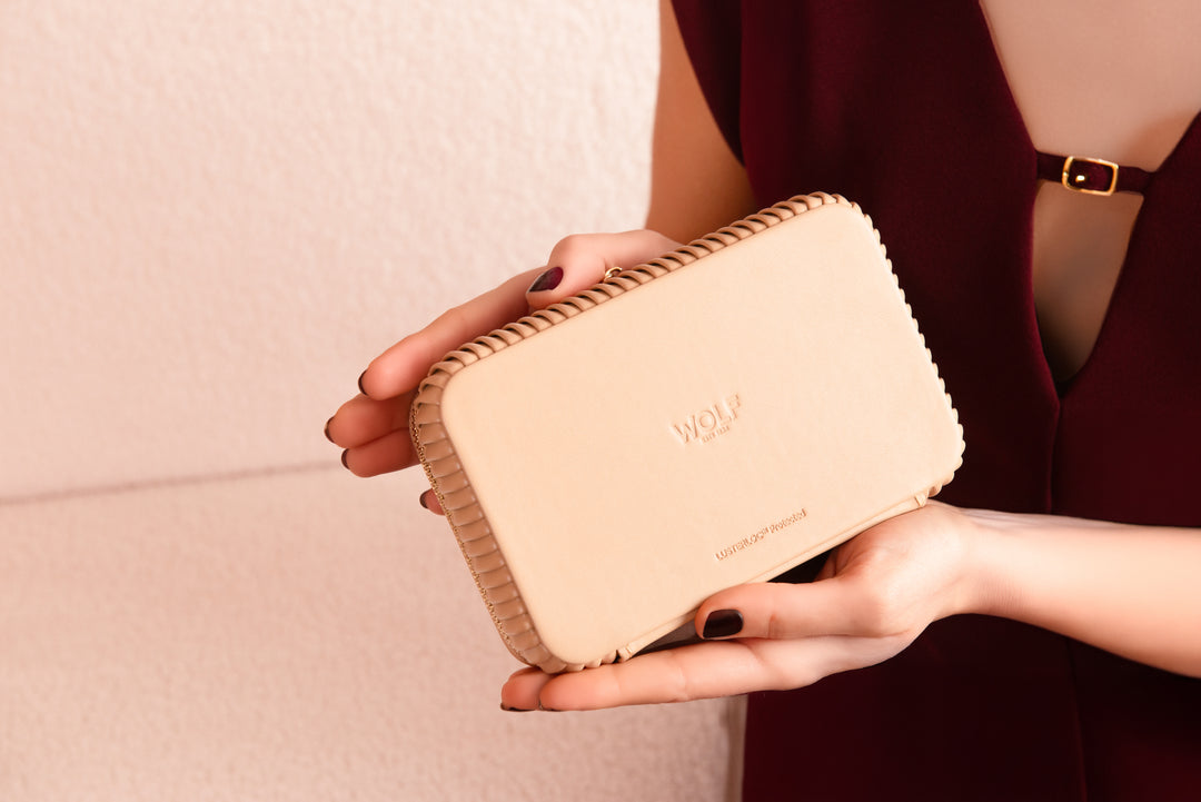 Schmuckkästchen WOLF Bella Zip Farbe Mocha Unterseite