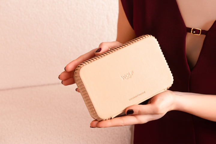 Schmuckkästchen WOLF Bella Zip Farbe Mocha Unterseite