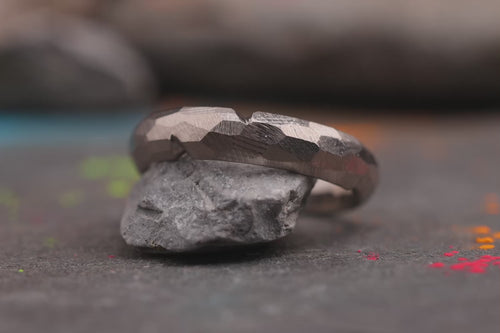 Ehering Trauring 585er Weissgold Grenzenlos mit Kerben Nahaufnahmen