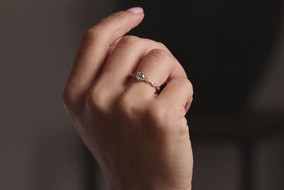 Verlobungsring 585er Rotgold Handmodel