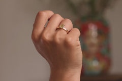 Unikat Verlobungsring Vorsteckring 750er Gelbgold Juno an Hand