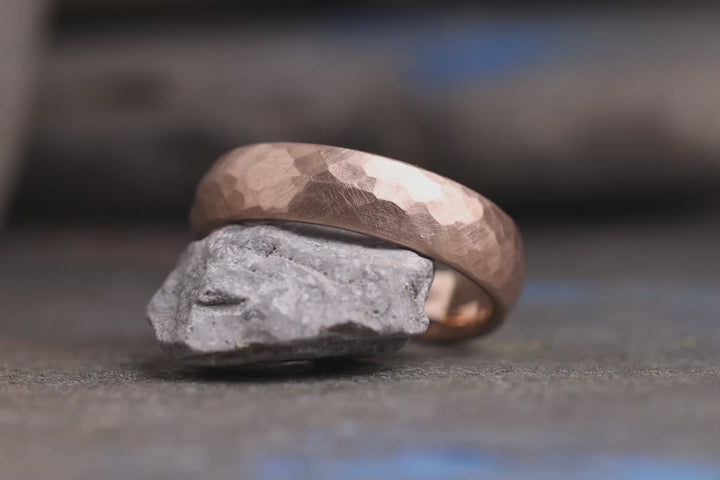 Rustikaler Hammerschlag 750/- Rosépalladium