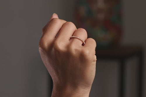 Verlobungsring Vorsteckring 750er Rosegold Räubertochter Handmodel