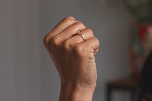 Unikat Verlobungsring Vorsteckring 750er Rosegold Little Rose Handmodel