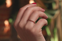 Verlobungsring Vorsteckring 750er Gelbgold Sonnentau Handmodel