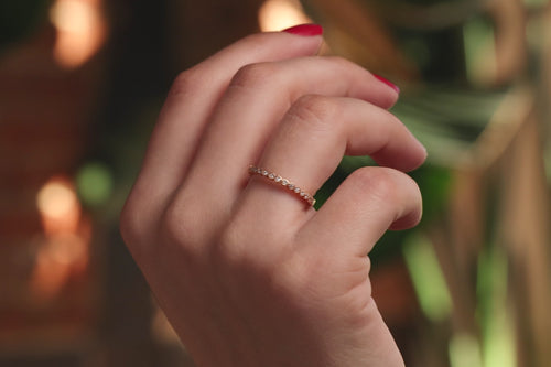 Verlobungsring Vorsteckring 750er Gelbgold Sonnentau Handmodel