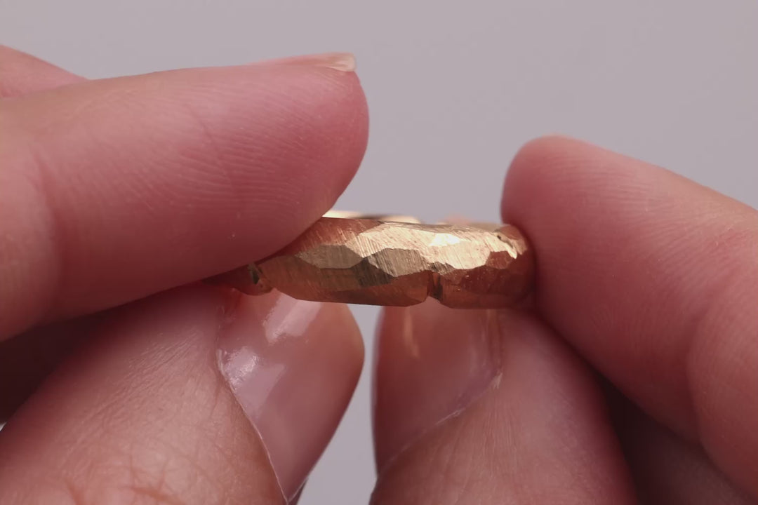 Ehering Trauring 750er Roségold Grenzenlos mit Kerben 360 Grad Ansicht