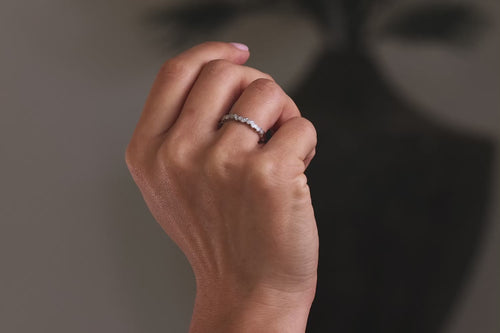 Verlobungsring Vorsteckring 950er Platin Dornröschen Small Handmodel