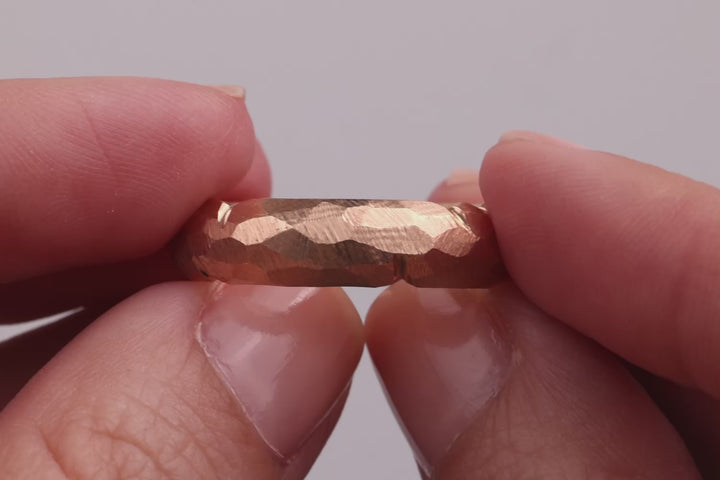 Ehering aus 585er Rotgold Grenzenlos mit Kerben 360 Grad Ansicht