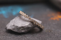 Verlobungsring Vorsteckring 750er Gelbgold Sonnentau Nahaufnahmen