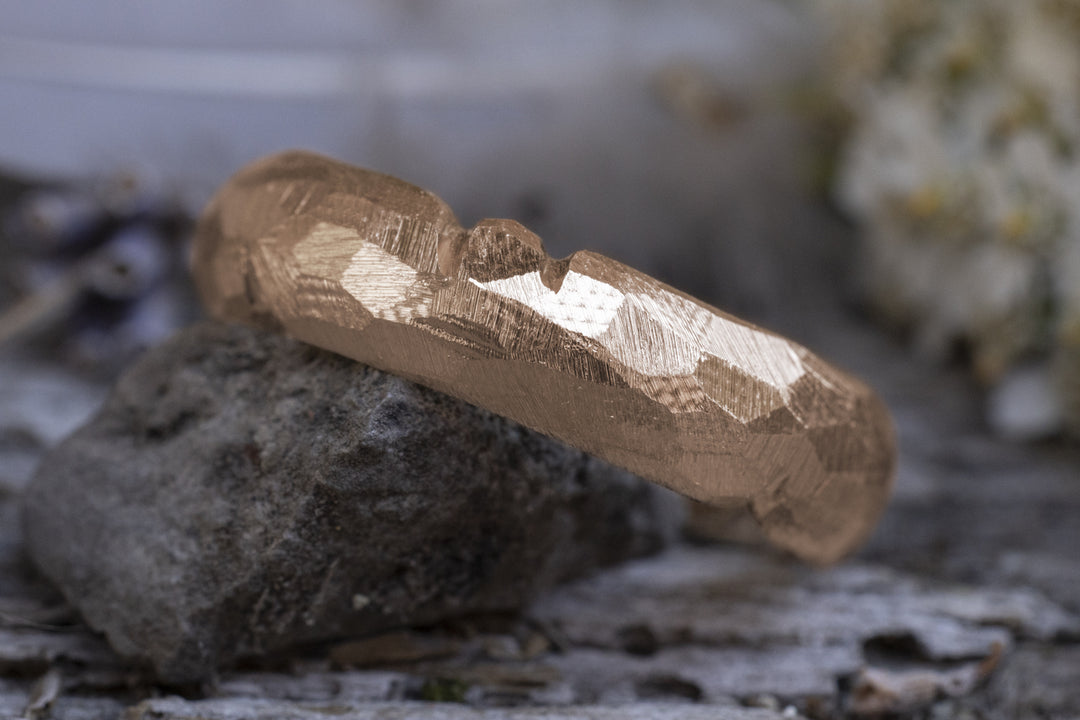 Ehering 750er Rotgold Grenzenlos mit Kerben